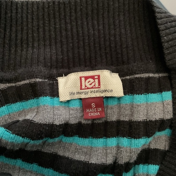 Lei Black and Blue V-Neck Sweater with Striking Stripes - Picture 3 of 3
